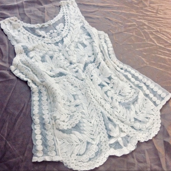 Tops - FREE w. Bundle!🌷Ivory Sheer Intricate Lacey Tank